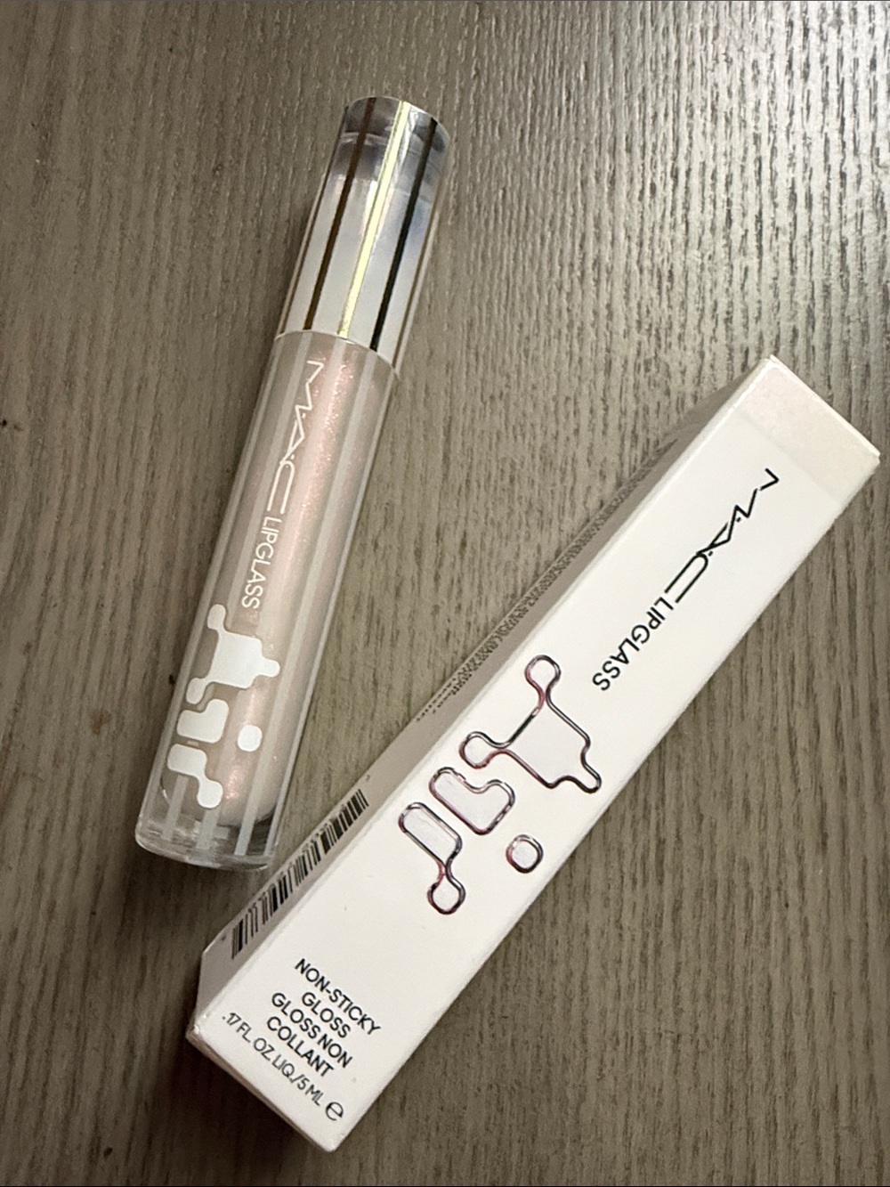 MAC Cosmetics Lipglass 221 Frosting